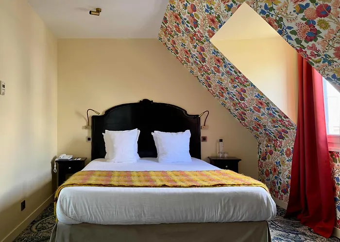 New Hotel République Parigi
