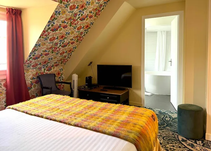 New Hotel République Parigi
