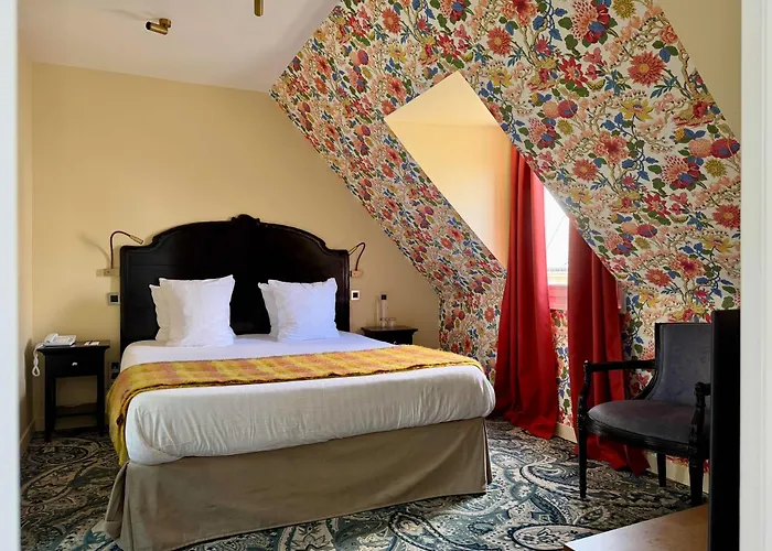 New Hotel République Parigi